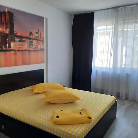 Cazare Apartament 2 Camere Decomandat Militari Chiajna Ngoại thất bức ảnh